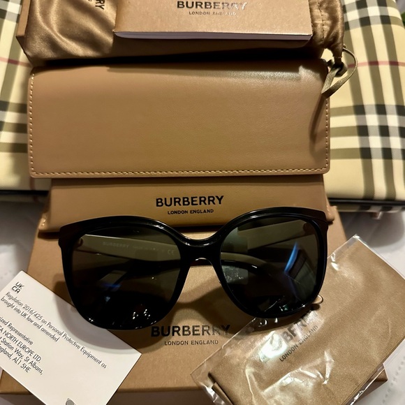 Authentic Burberry Sunglass - Picture 2 of 11